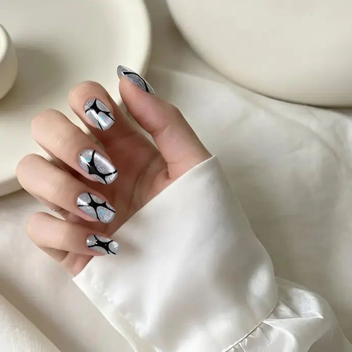Diamond Starburst Short Square Press-On Nails, Silver Glitter Black Geometric Y2K Style