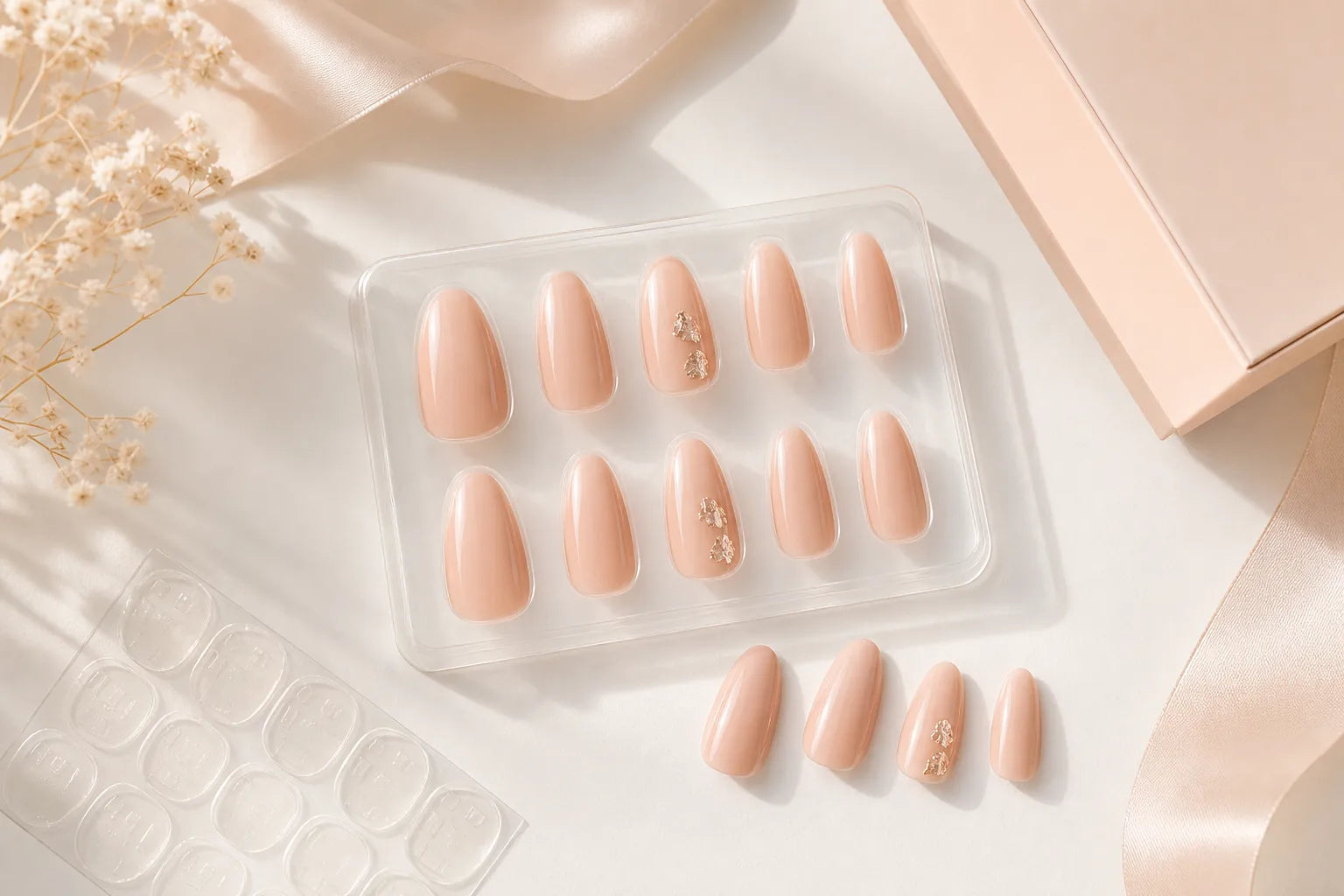 FINGLOW nail editorial image